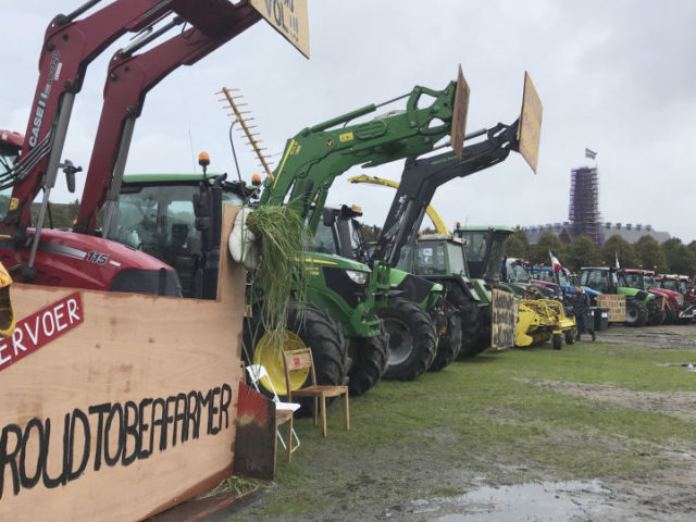 Dutch Farmers Cause ‘Busiest Morning Rush Hour’ Ever in Tractor Protest Against Agricultural Policy