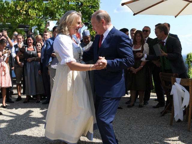 ‘He’s an old-school gentleman’: Former Austrian FM Karin Kneissl praises Putin’s exquisite manners
