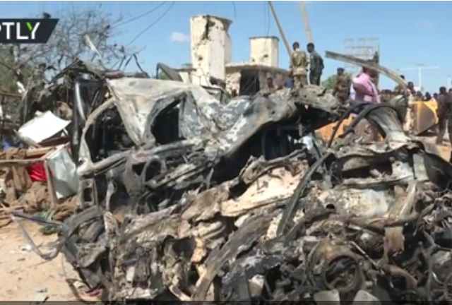 Over 70 killed as truck bomb explodes at crowded security checkpoint in Somalia’s capital (PHOTOS, VIDEOS)