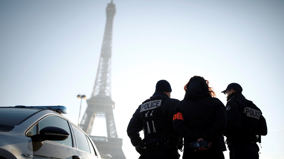 Delivering a heavy blow to holidaymakers, Paris'