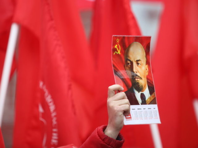 ‘Trolling of the highest order’: Russian communists FURIOUS after Lenin’s birthday chosen as date for major public vote