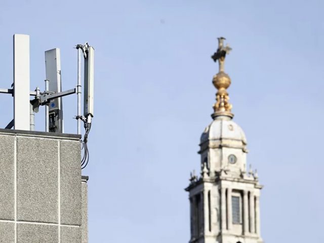 UK Pastor Claiming to Be Former ‘Vodafone Boss’ Spread 5G, Coronavirus Conspiracy Theories – Report