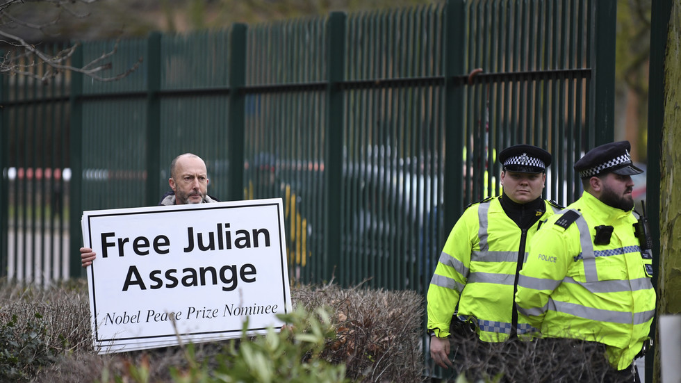 Julian Assange 7