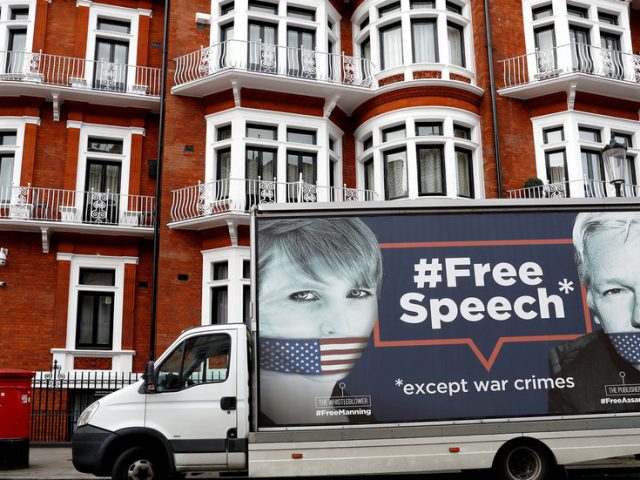 Spanish firm spying on Assange stole his son’s dirty diaper and BLACKMAILED Ecuadorian diplomat with NUDE PHOTOS – court papers