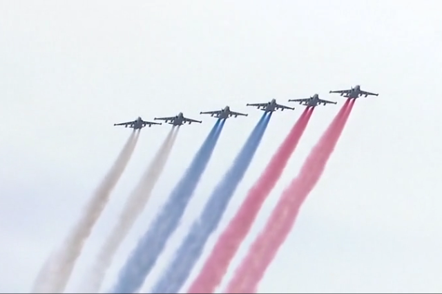 Russia’s mightiest military aircraft buzz over Moscow to mark 75th anniversary of Nazi defeat (PHOTO, VIDEO)
