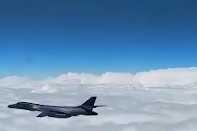 WATCH Russian jets chase US nuclear-capable bombers away from country’s borders