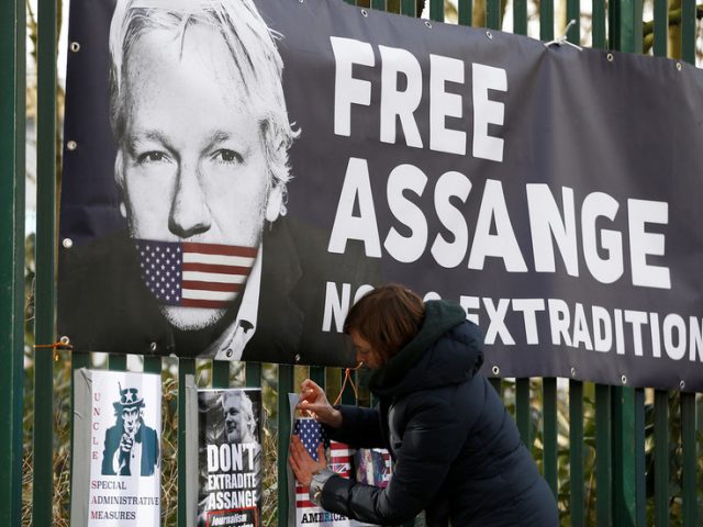 New US indictment of Assange accuses WikiLeaks founder of ‘conspiring with Anonymous’ hackers… in FBI sting op?