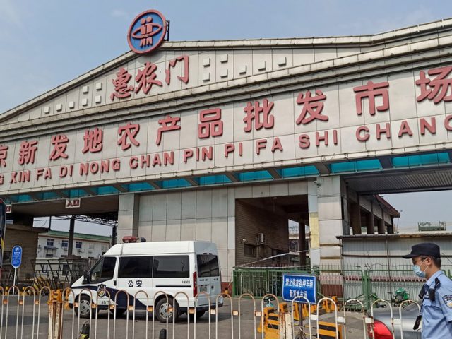 China locks down TEN more Beijing neighborhoods over new Covid-19 outbreak at wholesale market