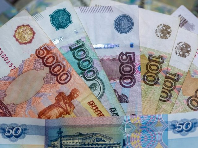 Russia’s cheapest crisis ever: country still accumulating cash despite Covid-19 & oil price shock