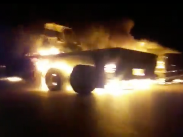 ‘US military supply convoy’ attacked & torched in Iraq (VIDEO)