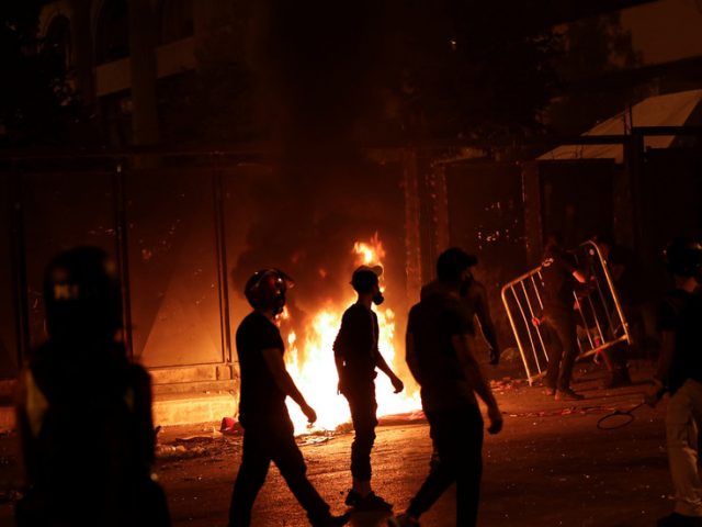 Fire breaks out as protesters attempt to storm Beirut parliament in second night of demonstrations (VIDEO)