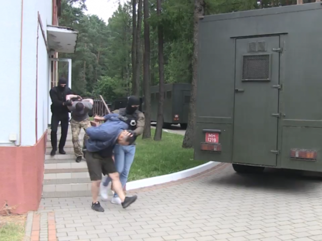 Belarus hands over 32 ‘Russian mercenaries’ KGB accused of ‘planning riots’ – ignoring Ukraine’s extradition demand