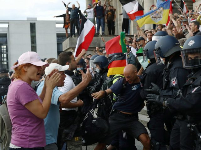 ‘Intolerable attack on democracy!’ German politicians FURIOUS after anti-lockdown protesters try to STORM Reichstag (VIDEOS)