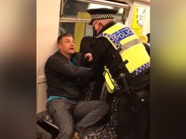 Liverpool cop FIGHTS, pepper-sprays, & handcuffs maskless commuter with alleged ‘health condition,’ triggering online wrath