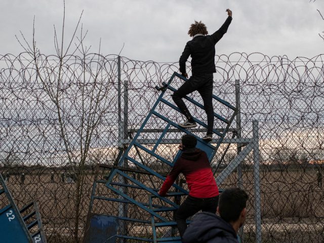 Greece to expand wall on Turkish border to block migrants