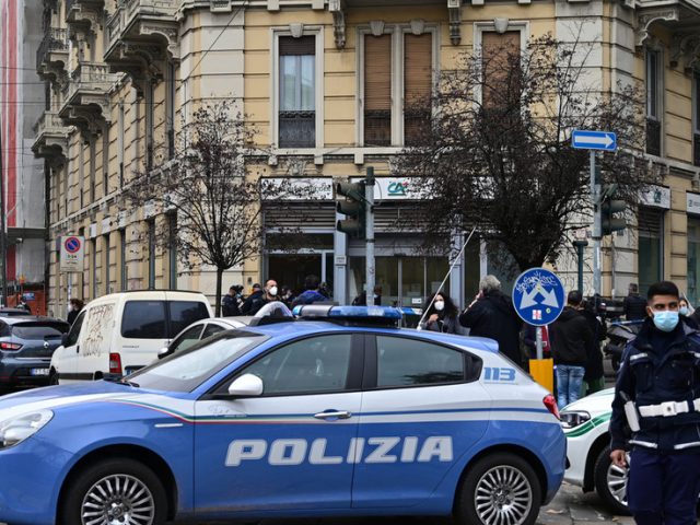 Bank robbers escape through Milan SEWERS after brief hostage situation