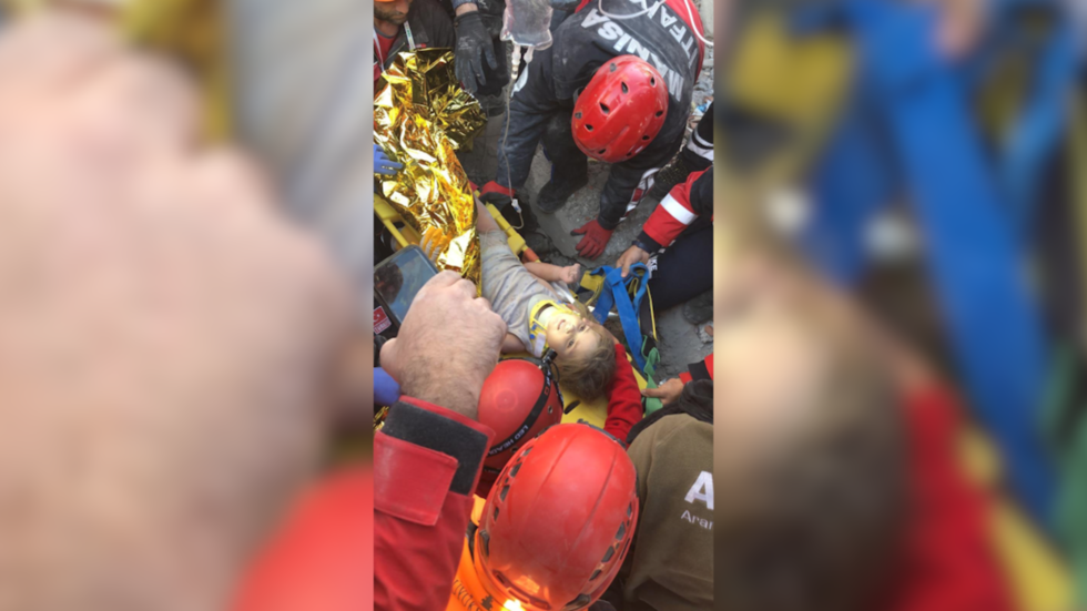 Rescuers in Turkey
