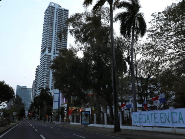 Men & women in Panama obliged to do Christmas shopping ON DIFFERENT DAYS, officials announce, amid complaints over trans rights