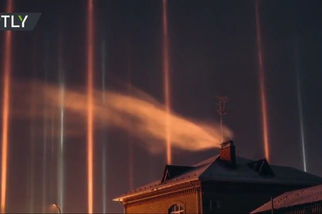 Aliens or just nature at play? Amazing light pillars give Russian city sci-fi movie-like feast of brightness (PHOTOS)