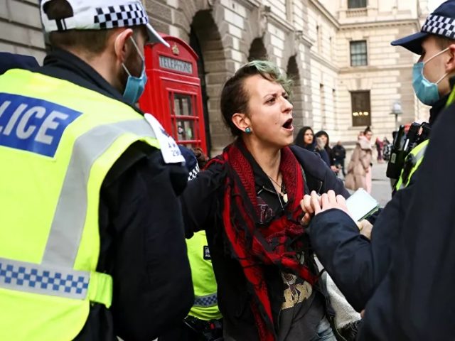 29 Detained in London as Anti-Lockdown Protests Turn Violent – Videos