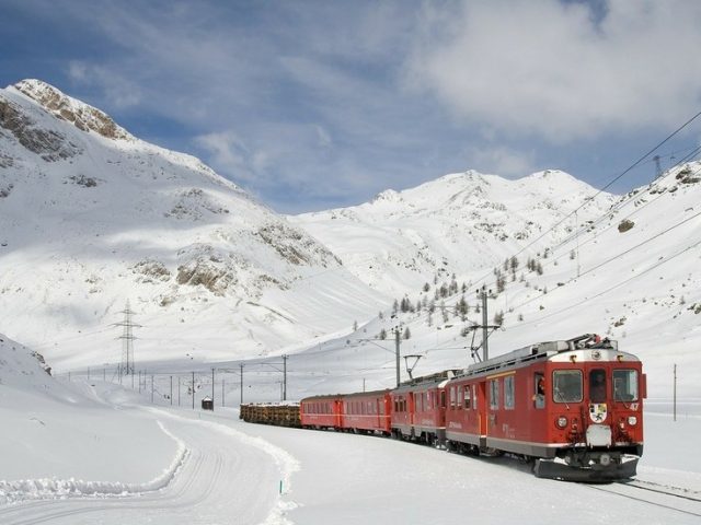 Silk Road trade on track: Freight train sets off from China to Russia, drastically cutting travel time