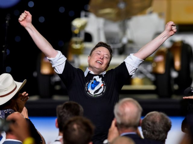 Elon Musk’s plans for life on Mars a ‘dangerous delusion’, British chief astronomer says