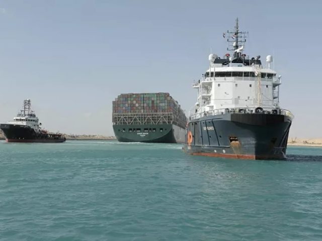 First Ship Successfully Passes Through Suez Canal After Days of Crisis – Reports