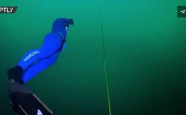 Russian champion freediver Molchanov collects his 20th world record after descending 80m below Siberia’s icy Lake Baikal (VIDEO)