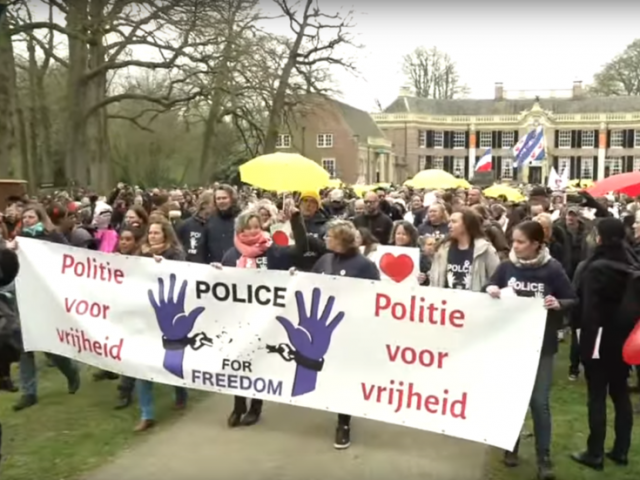 WATCH: As anti-lockdown protests grow, Dutch ‘POLICE FOR FREEDOM’ group holds march against Covid restrictions