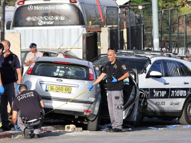 7 Israeli officers injured after car rams checkpoint in East Jerusalem’s infamously disputed area, driver killed (GRAPHIC VIDEOS)