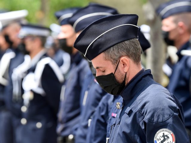 ‘You weaken our institution’: Top French cop hits back at 93 ex-officers who signed letter calling for ‘civil war’ to be avoided