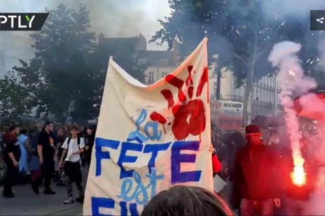 French police fire tear gas at protest march in Nantes, break up crowds at street music festival in Paris (VIDEOS)