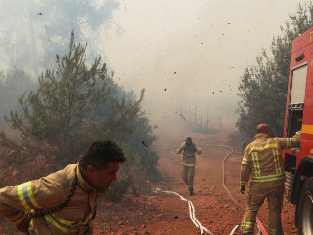 Wildfires rage near Jerusalem, prompting evacuations & suspicions of arson (VIDEOS)
