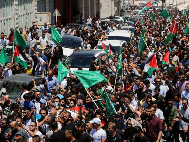 ‘Go away, Abbas’: Thousands protest in the West Bank after funeral of critic of Palestinian Authority (VIDEOS)