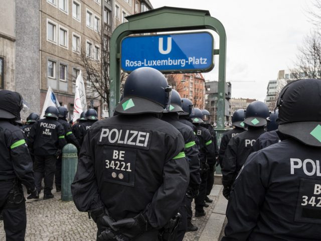 Berlin police investigating sedition raid homes of 5 officers suspected of disseminating racist, right-wing views