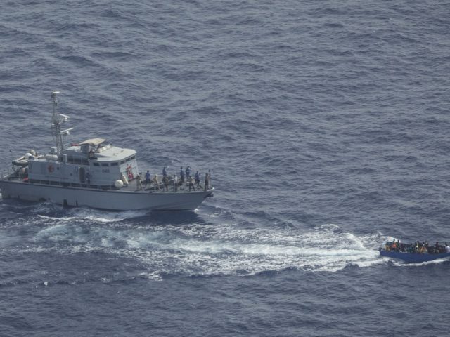 Italian prosecutors to probe Libyan coastguard for ‘shooting & trying to ram’ migrant boat (VIDEO)