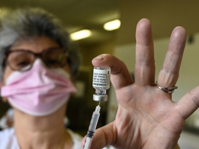 French healthcare regulator recommends mandatory Covid-19 vaccinations for frontline workers