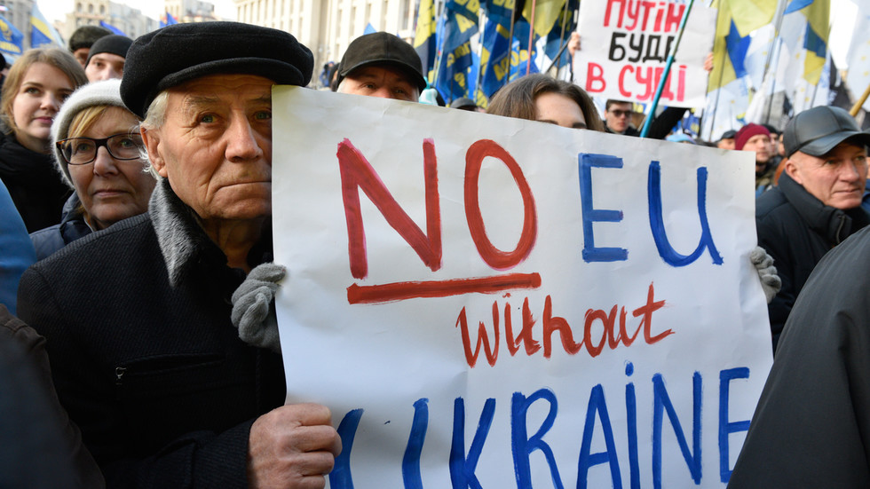 Despite politicians in Kiev