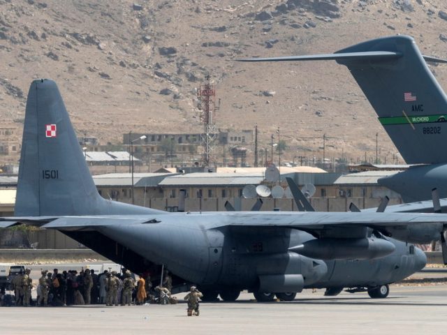 No country has ‘clear picture’ what flights its citizens are actually on, Dutch FM says, amid chaotic evacuation from Kabul