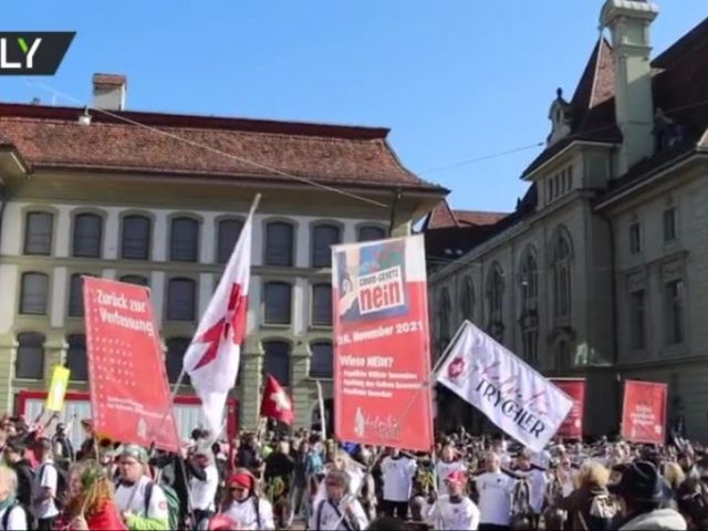 Thousands flood Swiss capital to decry Covid certificates (VIDEOS)