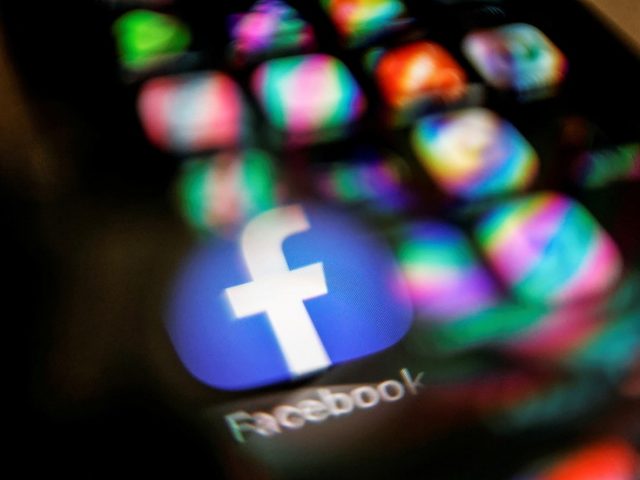 Facebook, WhatsApp & Instagram ALL down in major worldwide outage