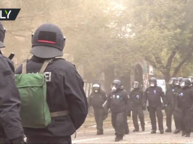 Medieval-style siege in central Berlin: German police move to evict iconic left-wing Kopi trailer camp (VIDEO)
