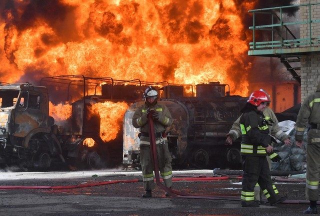 Ukrainian shelling hits oil depot in Donetsk region – officials