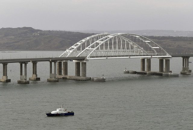 NATO ex-commander encourages attack on Crimea bridge