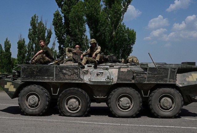 Ukraine struggles to find money to pay troops – WSJ