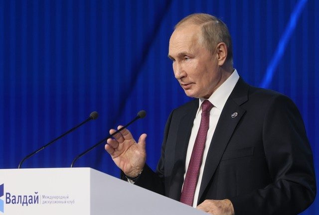 Russian president calls for alternatives to SWIFT