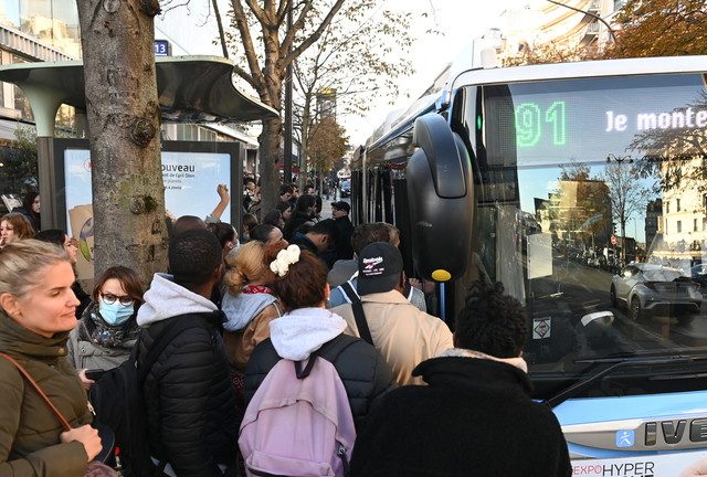‘Black Thursday’ hits Paris commuters