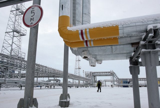 Russia sets its own gas-price cap for EU