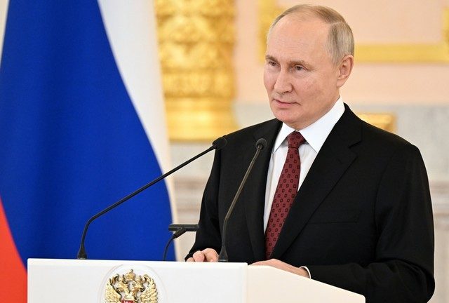 Putin announces 2024 presidential bid