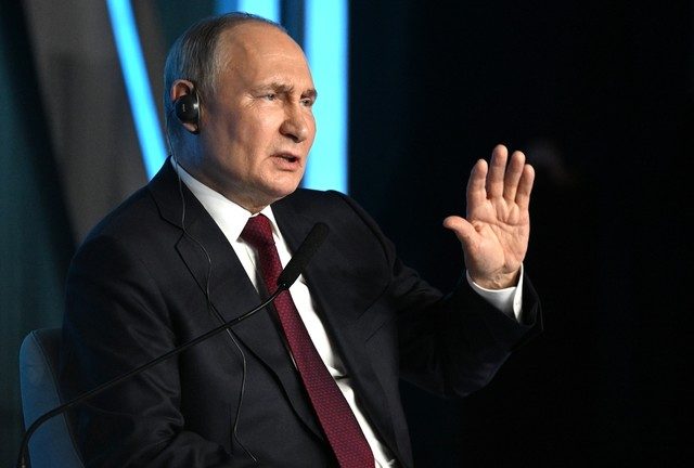 Putin rules out rejoining G7